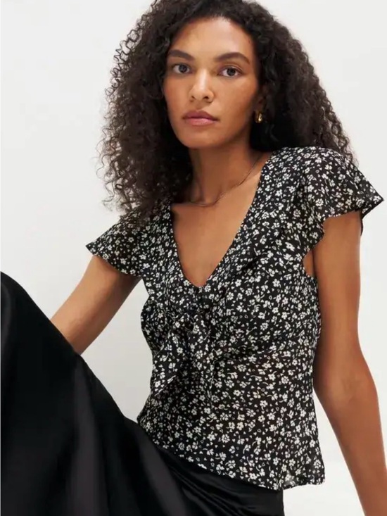 Reformation Tops - Reformation Britta Top Floral Tie Front Black Cream VNeck Short Sleeve NWT Large